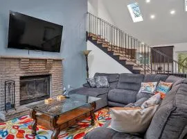4BR Retreat with Hot Tub and Resort Style Amenities