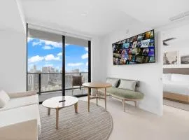 Stunning Condo with Free Parking on 46th Floor!