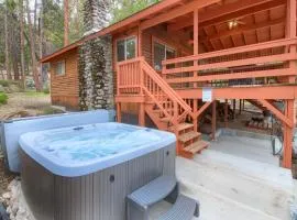 Acorn Alley Inside Yosemite - Dog Friendly w/Hot tub, Fire pit, EV Charger
