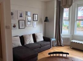 Seashell Apartment - Central location, hotel em Folkestone