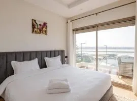Luxurious Apt - Sea View