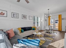 New Durham-10 min to Duke-1m Dtwn-FencedYard, hotel in Durham