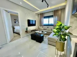 Creamy Luxury Stay - Beach Nearby