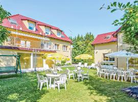 4 Bedroom Cozy Home In Grzybowo, hotel v destinaci Grzybowo