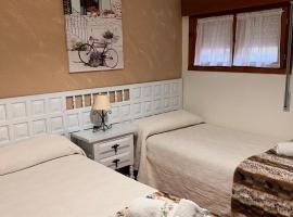 HOSPEDAJE MARISA, hotel La Hermidában