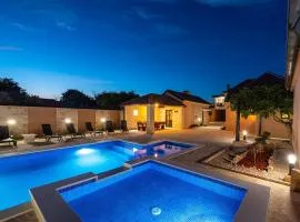 MY DALMATIA - Holiday home Lana with private heated pool and sauna