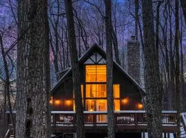 Mountainside w Fireplace, Fire Pit, Deck, & WiFi