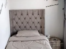 Elegant Sea View Cozy room with Private Balcony - Room inside Apartment