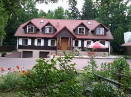 Pensjonat Leśny Dworek, habitación en casa particular en Hajnówka