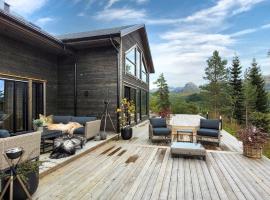 Awesome Home In Norheimsund With Sauna, hotel com piscina em Norheimsund