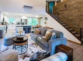 Perch - Evergreen Cabin