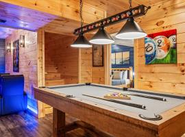 4 BD Luxury Cabin-Pool Table-Arcade-Hot Tub-Fire Pit-Coffee Bar-S'mores Bars, hotel in Sevierville