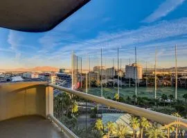 MGM Signature-09-820 1Br 2Ba F1 Pits View Balcony