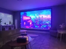Relaxing 3-Bedroom With 150 Inch Projector & Pool Table