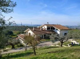 2 Bedroom Cozy Apartment In Moscufo