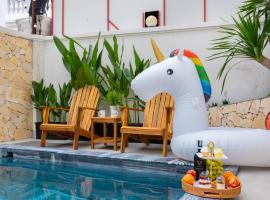 Sunday Villa 14 - Đi Bộ Ra Biển B&atilde;i Sau 200 Met، فندق في فنغ تاو