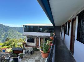Meshrom Guest House and Restaurant, hotel a Astam