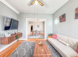 3 bed 1 bath FREE parking near NYC, ξενοδοχείο σε North Bergen