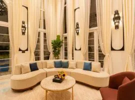 ELIVAAS 4 BHK Villa with Pvt Pool & Jacuzzi-Yashgeet