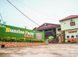 LABIS SUNRISE FARM STAY, hotel in Labis