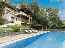 Villa Moon Talay View, hotel en Patong Beach