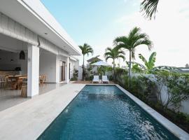 Party Villa Bali, hotel in Tabanan