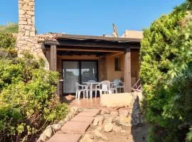 Residence with swimming-pool in Costa Paradiso, apartments 6 beds with private outdoor area