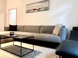 Lang's square apartment