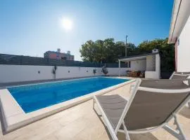 3 Bedroom Cozy Home In Biograd Na Moru