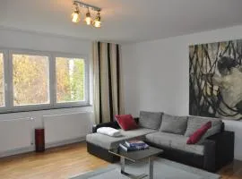 Geräumige 2-Z WOHNUNG im GRÜNEN, GARTEN, TERRASSE, RUHIG, NATUR, PHANTASTISCHER BLICK!