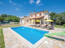 Four-Bedroom Holiday Home In Bregi, Hotel in Čubanići