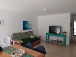 Playa Quequen con piscina, hotel u gradu Quequén