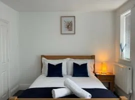 St Helens House Incredible Location with Parking & Garden