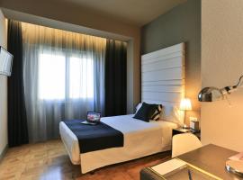 Hotel Leyre, hotel a Pamplona