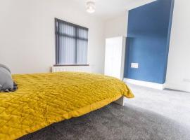 Spacious 4 Bedroom House in Stoke on Trent, hotel v destinaci Stoke-on-Trent