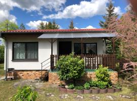 Bungalow in Spreewald with Terrace and Lawn, golfový hotel v destinaci Ressen