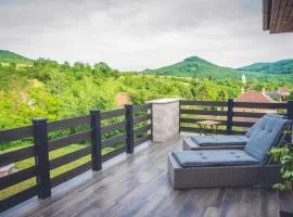 Relax Wellness Apartman Komlóska