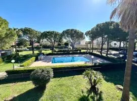 Modern apartment with swimming pool in Mandelieu