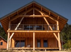 Chalet Cozy au Cœur de La Féclaz Séjour Authentique et Proche des Pistes, Hotel in La Feclaz