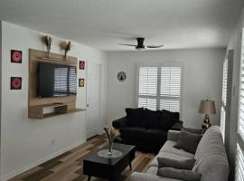 Newly Renovated Modern Studio, hotel in Oviedo