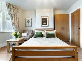 Luxe Comfort En-Suite Room 1