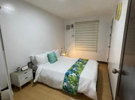 Pet-friendly 1BR Condo Unit in Imus with Wifi Netflix -Min 2 nights, hotel v destinaci Imus