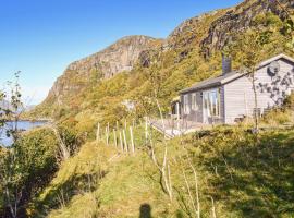 Valvik, hotel in Tansøy