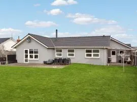 3 Bedroom Cozy Home In Ulfborg