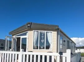 Jenny and Jamie's holiday home on the edge