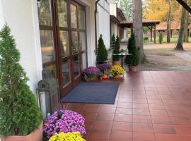 Hotel Restauracja Cztery Pory Roku – hotel w mieście Orneta