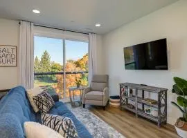1 Mi to Ski Area Penthouse Condo in Traverse City