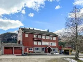 Pet Friendly Apartment In Tresfjord