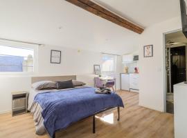 ZenkaSerenity 2- 3 min Gare-IUT-Centre, Tout confort, hotel in Saint-Quentin