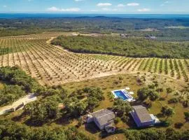 Gorgeous Home In Cubani With Wifi